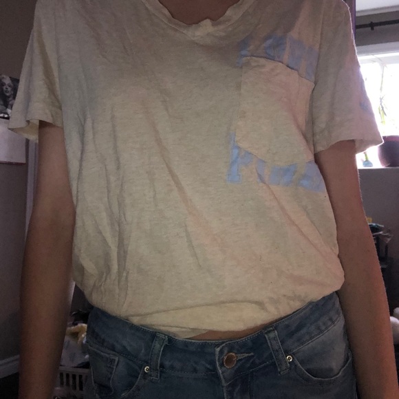Victoria’s Secret Pink t-shirt - Picture 1 of 3